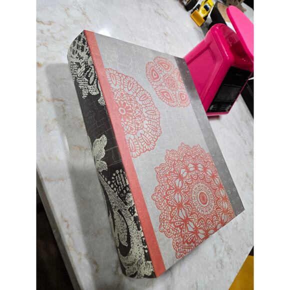 Fake Book Hidding Spot Storage Stash Box - Picture 2 of 7